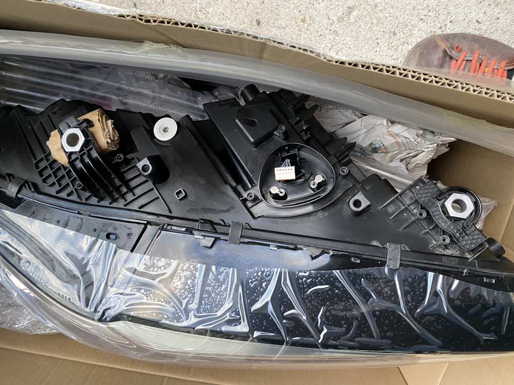 Genuine G05 X5 G06 X6 Head Light (Right Hand Side) LE16A6379
