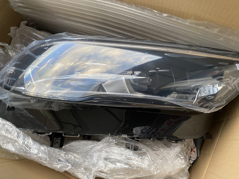 Genuine G05 X5 G06 X6 Head Light (Right Hand Side) LE16A6379