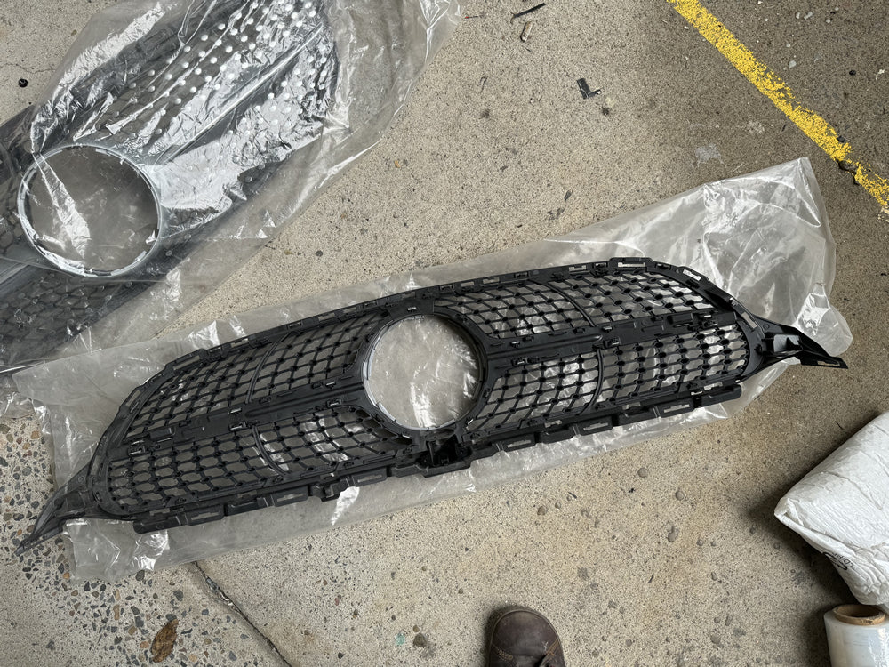 Genuine Front Grill - W205
