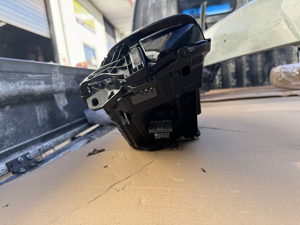 Genuine Head Light - XC40 Volvo (Right Hand Side) 31655529