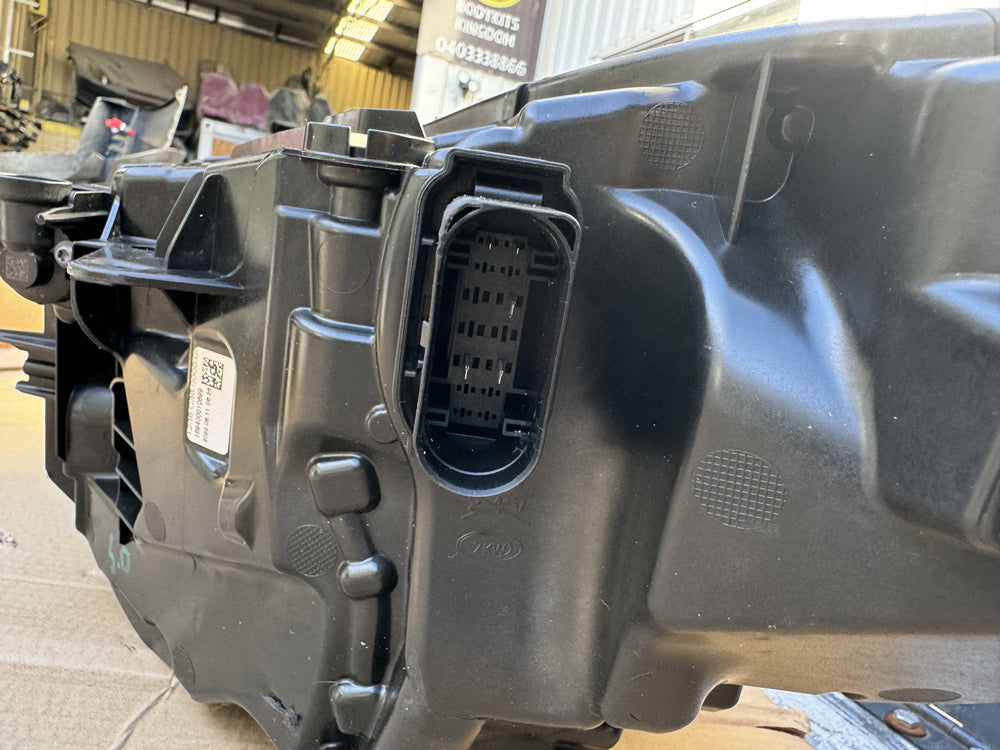 Genuine Head Light - XC40 Volvo (Right Hand Side) 31655529