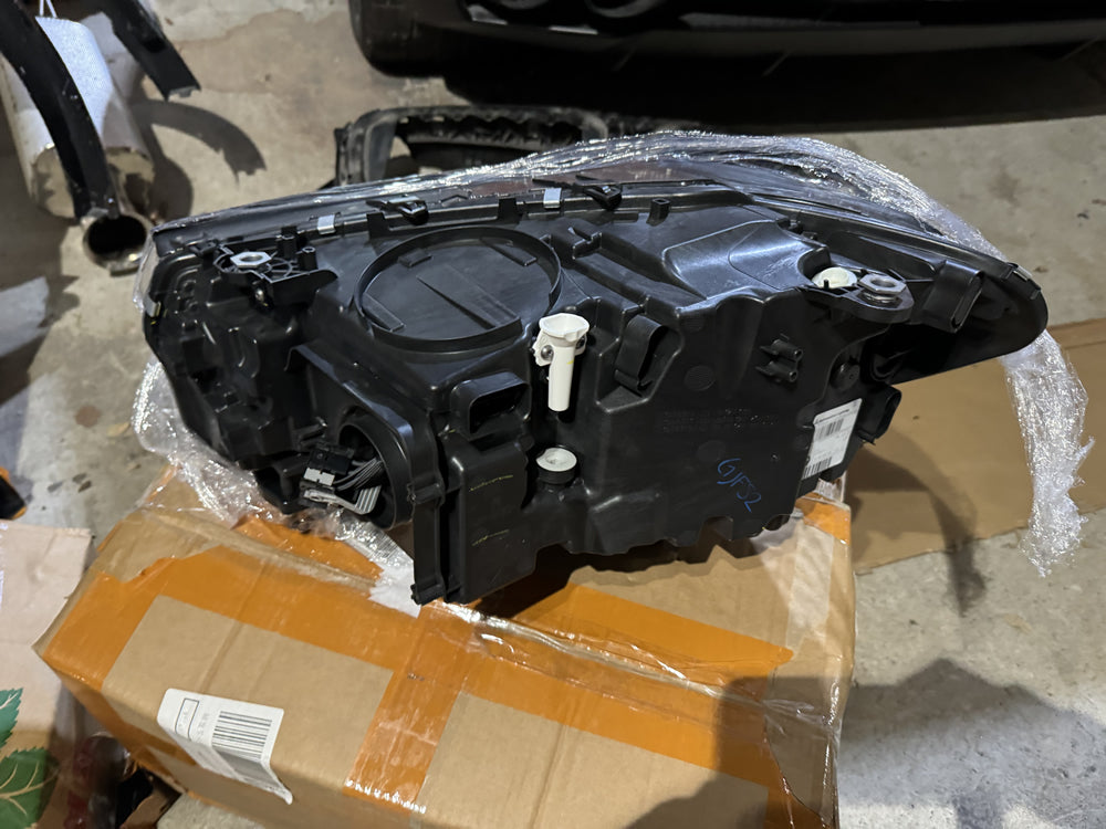 Genuine BMW Head Light (Right Hand Side) - BMW IX3 X3 X4 G01 G02 8496818-01 le15a6371