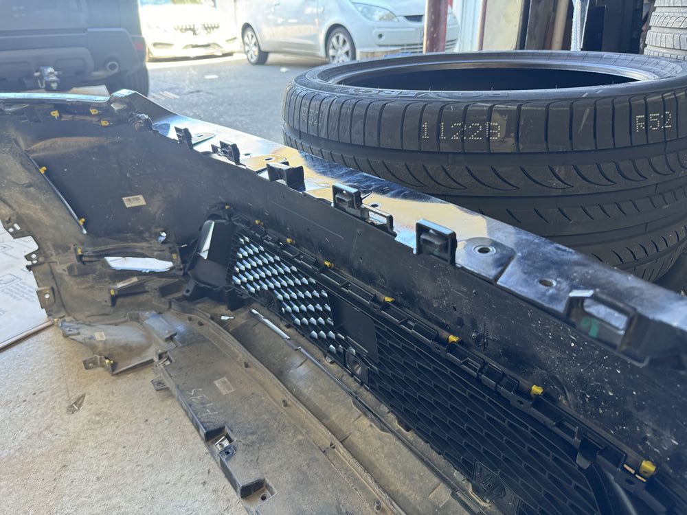 Genuine Complete Front Bumper Bar - Land Rover Discovery Sport L550 R250 SE R Dynamic