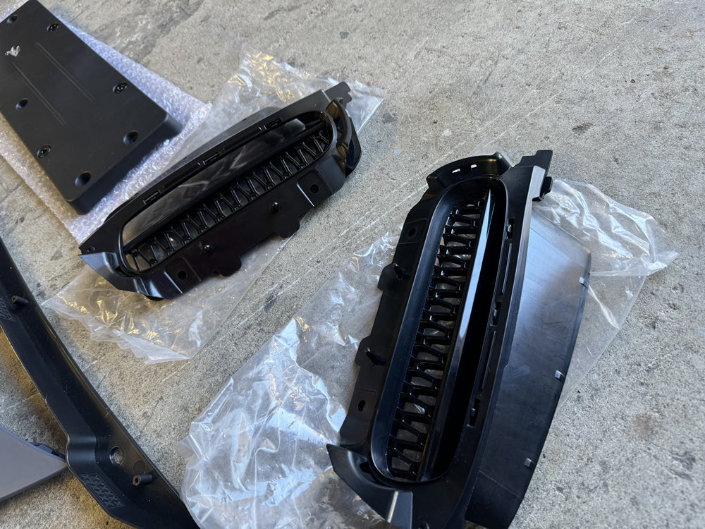 Genuine Complete Front Bumper Bar - Land Rover Discovery Sport L550 R250 SE R Dynamic
