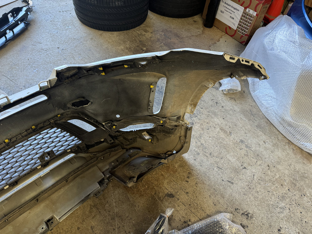 Genuine Front Bumper Bar - Genuine Front Bumper Bar - Land Rover Discovery Sport P250 R Dynamic SE L550