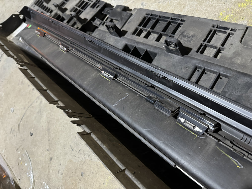 Genuine Side Step - V167 GLE Wagon (Left or Right)