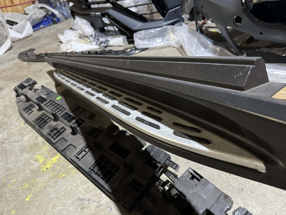 Genuine Side Step - V167 GLE Wagon (Left or Right)