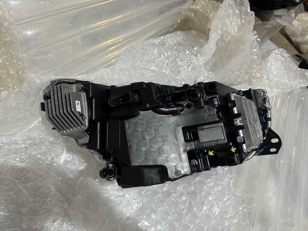 Genuine Head Light - XC40 Volvo (Left Hand Side) 32257739