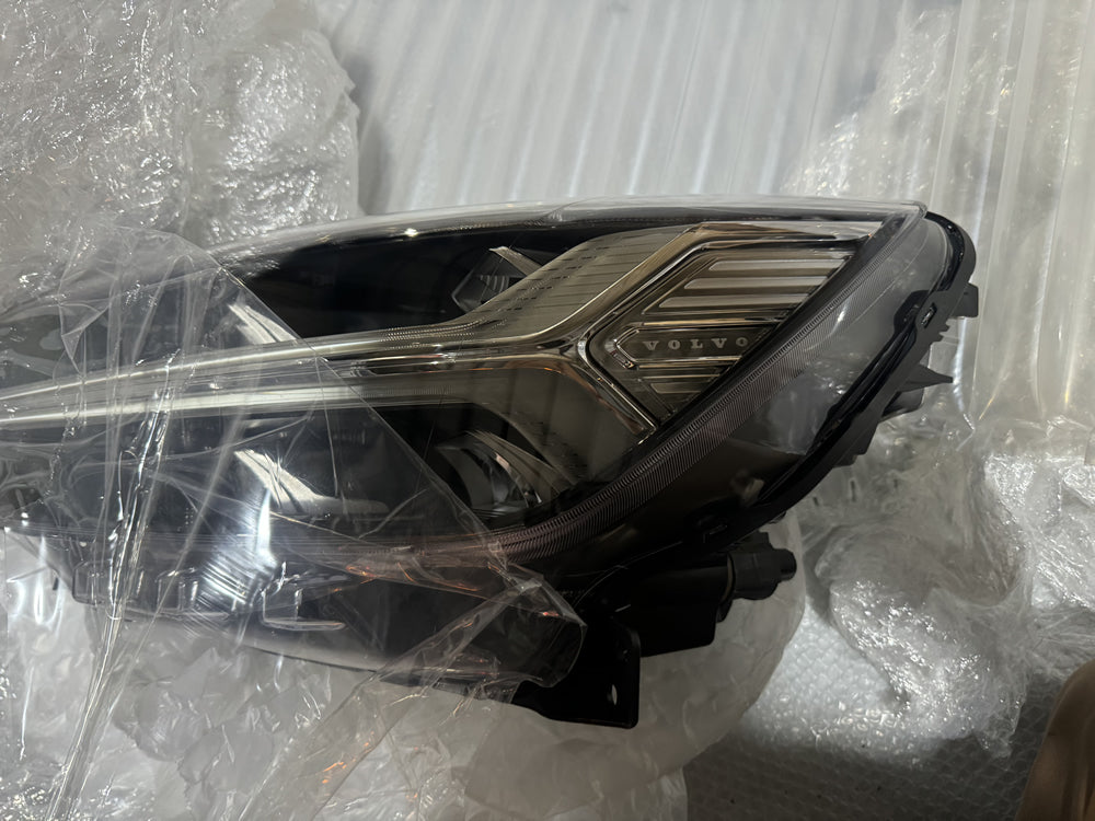 Genuine Head Light - XC40 Volvo (Left Hand Side) 32257739