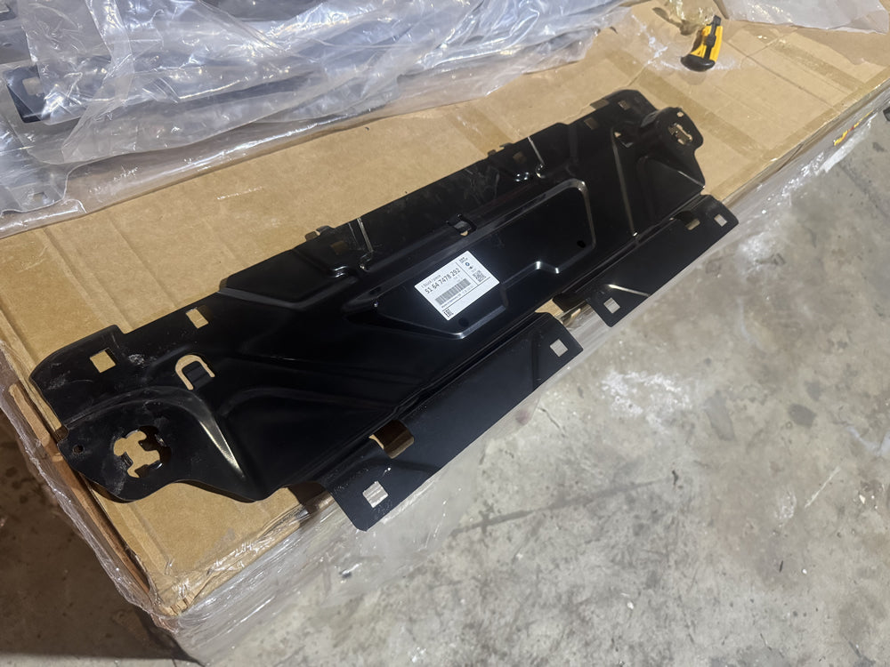 BMW 3 G20/G21 2019- Slam Panel Radiator Cover Steel 51647478292