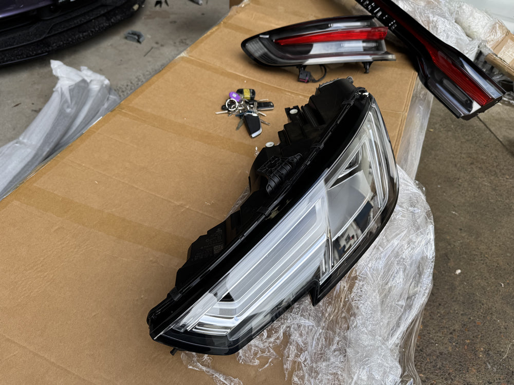 Genuine Audi A4 S4 RS4 LED Head Light (Left Hand Side) - B9 A4 8w0941033 le14a6335