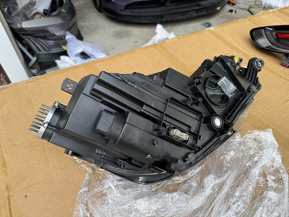 Genuine Audi A4 S4 RS4 LED Head Light (Left Hand Side) - B9 A4 8w0941033 le14a6335