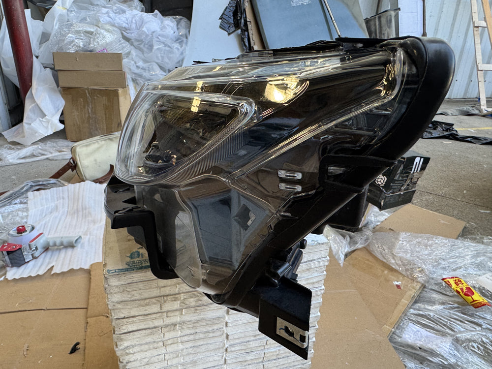 Genuine Maserati Levante Head Light (Left) - Levante M161 06701527220