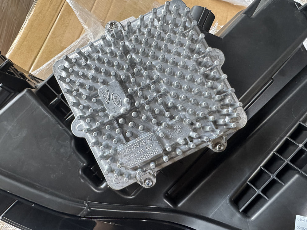 Genuine Head Light (Right hand side) - Facelifted Range Rover Sport L494 jk6213w029 LR133809