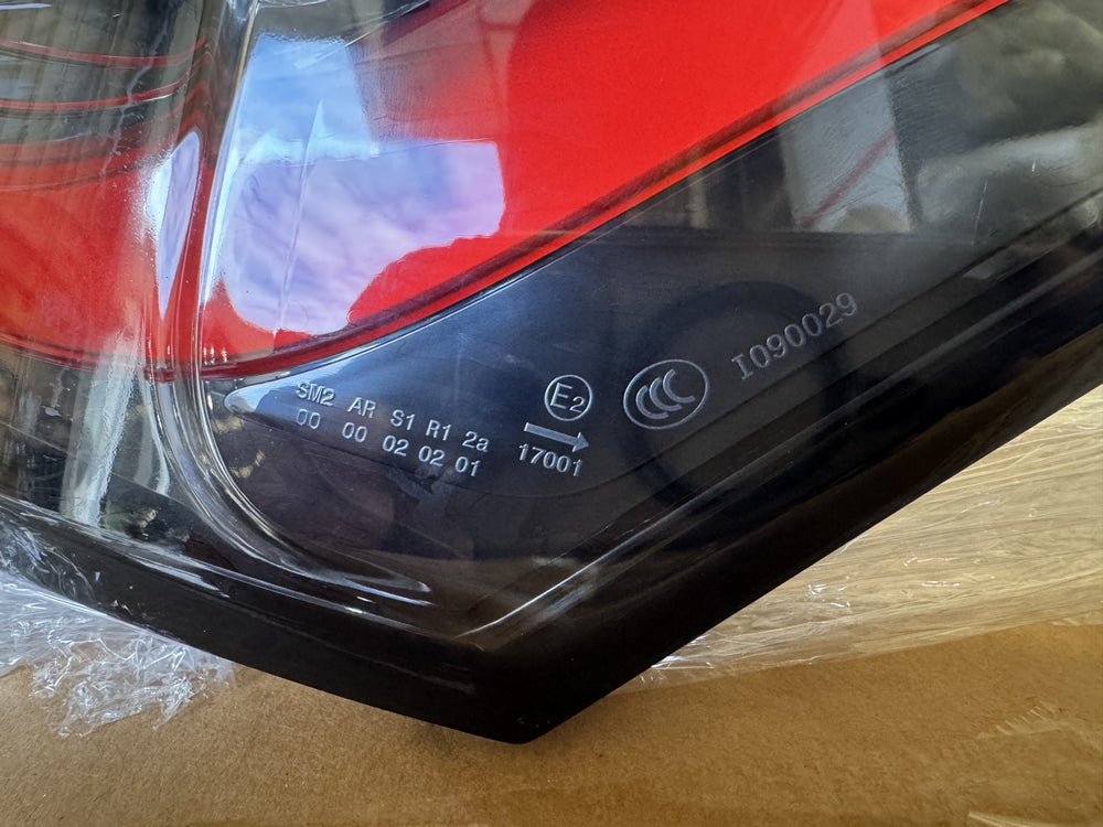 Genuine Tail light (Right hand side) - Facelifted Range Rover Sport L494 fr26620204