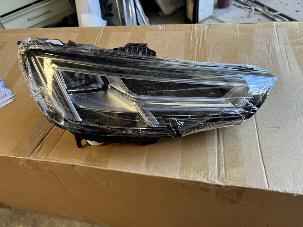 Genuine Audi A4 S4 RS4 LED Head Light (Right Hand Side) - A4 B9 8W0941034 LE14A6335