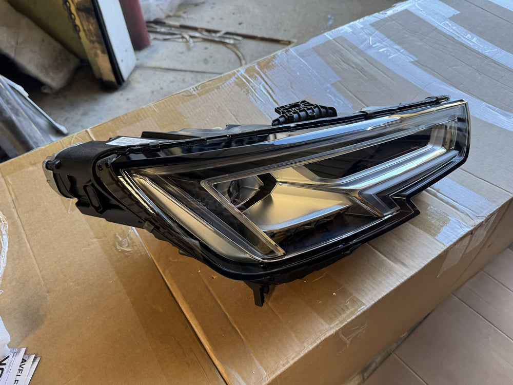 Genuine Audi A4 S4 RS4 LED Head Light (Right Hand Side) - A4 B9 8W0941034 LE14A6335