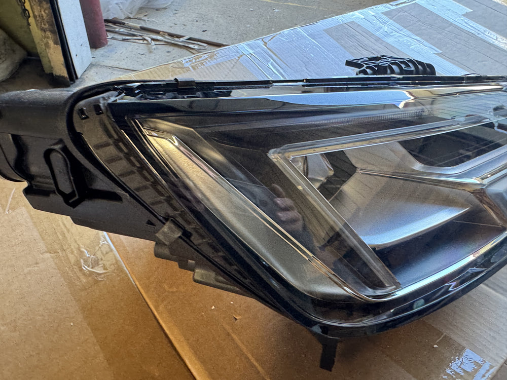 Genuine Audi A4 S4 RS4 LED Head Light (Right Hand Side) - A4 B9 8W0941034 LE14A6335