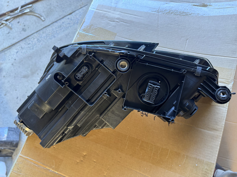 Genuine Audi A4 S4 RS4 LED Head Light (Right Hand Side) - A4 B9 8W0941034 LE14A6335