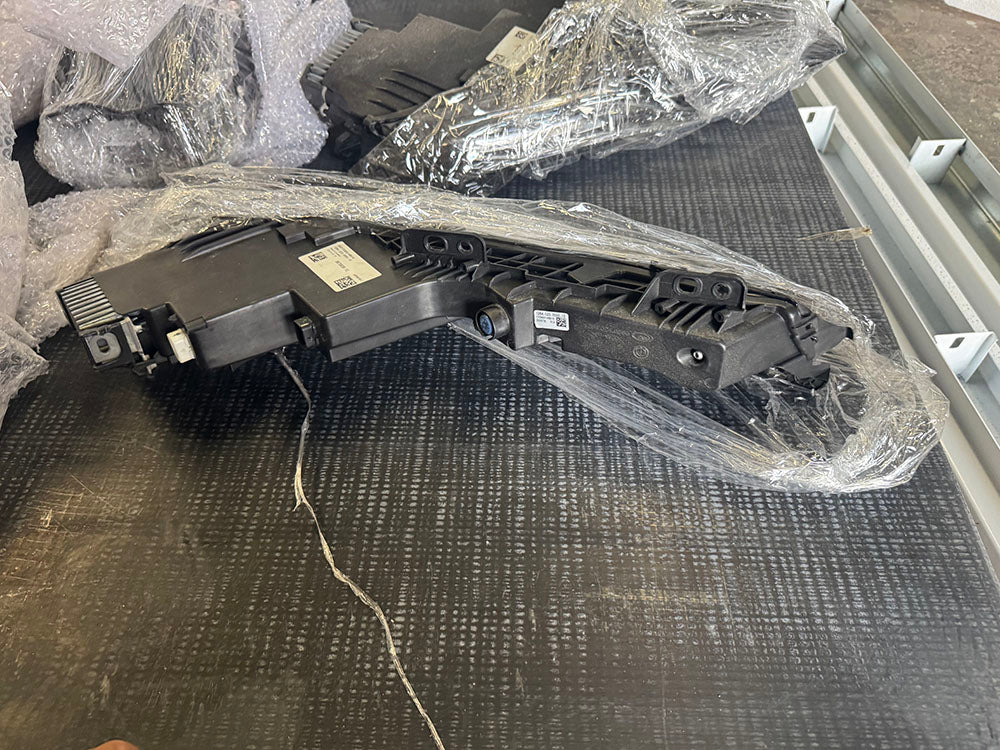 Genuine BMW 7 Series head light DRL Swarovski crystals (Left hand side) - G70 7 Series 9879935