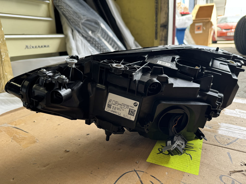 Genuine G22 G23 G26 G82 LED Head Light (Right) 5a19352