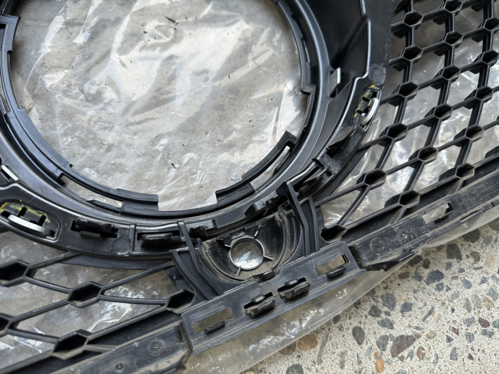 Genuine Front Grill - V167 GLE
