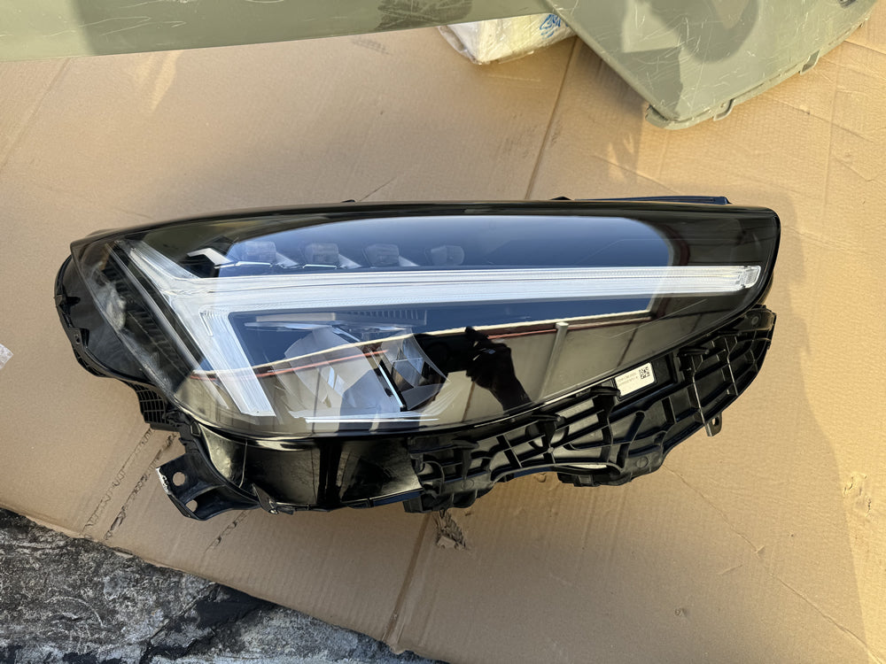 Genuine Head Light - XC40 Volvo (Right Hand Side) 31655529