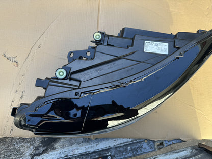 Genuine Head Light - XC40 Volvo (Right Hand Side) 31655529