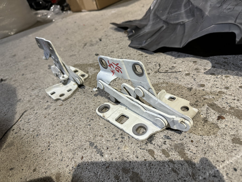 Genuine Bonnet Hinge - GLE W166 C292