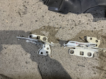 Genuine Bonnet Hinge - GLE W166 C292