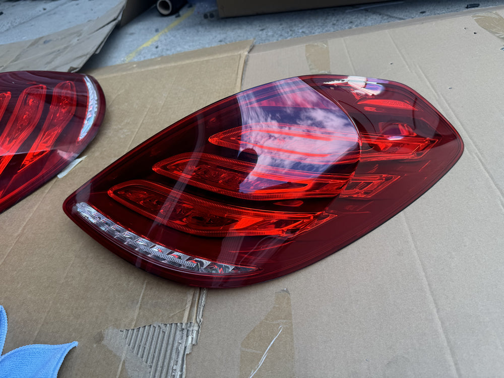 Genuine Tail Light (Right hand side) - W222 S Class A2229065501