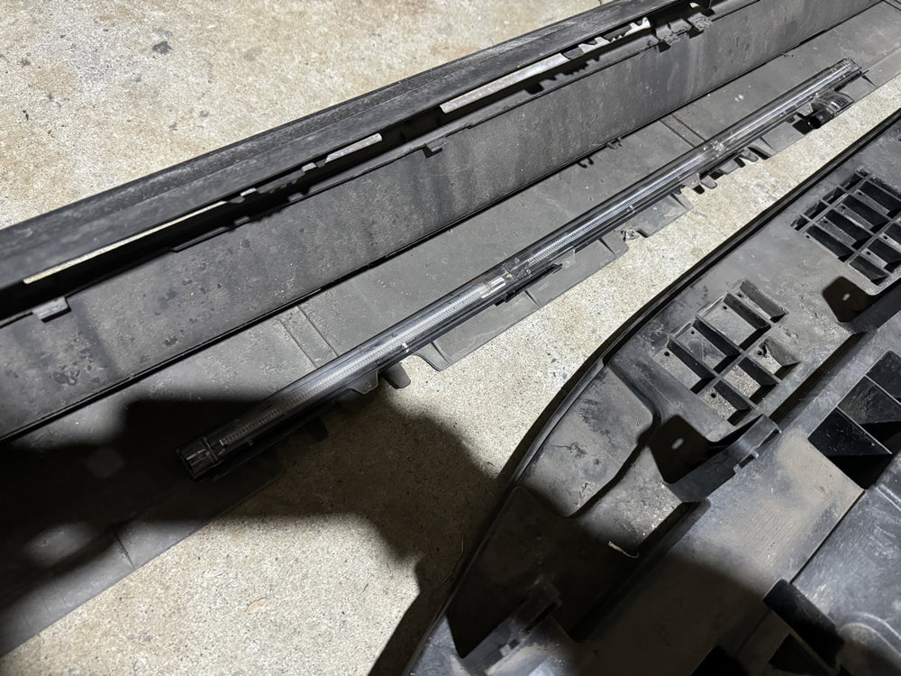 Genuine Side Step - V167 GLE Wagon (Left or Right)