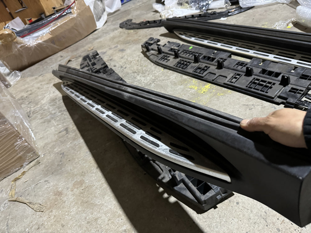 Genuine Side Step - V167 GLE Wagon (Left or Right)