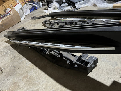 Genuine Side Step - V167 GLE Wagon (Left or Right)