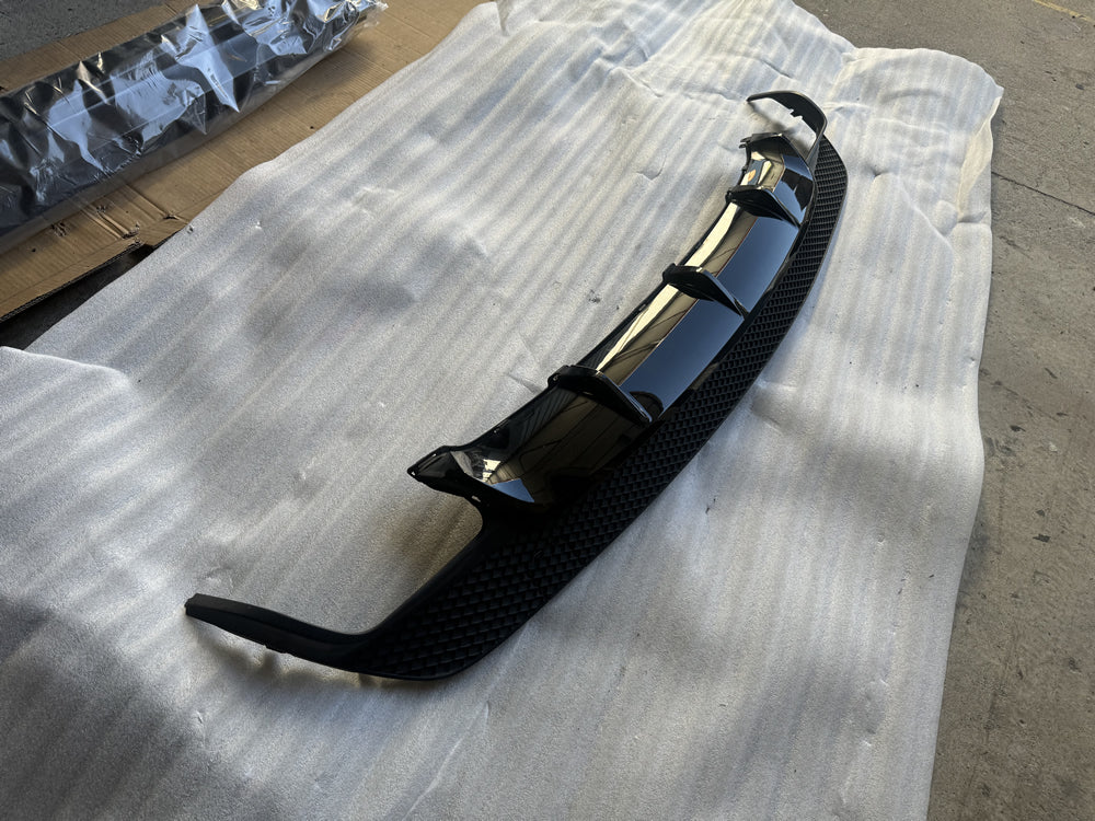 Genuine CLA45 rear diffuser- w117 CLA Pre-facelift