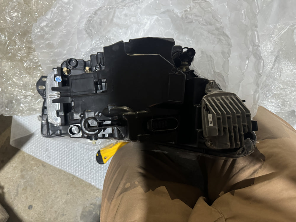 Genuine Head Light - XC40 Volvo (Left Hand Side) 32257739