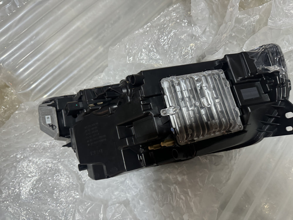 Genuine Head Light - XC40 Volvo (Left Hand Side) 32257739