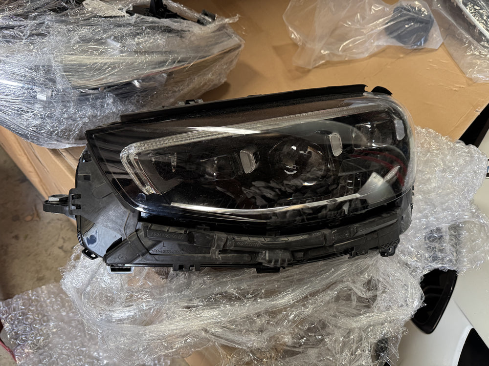 Genuine Head Light (Left hand side) - W223 S Class A2239069303 A2238260500