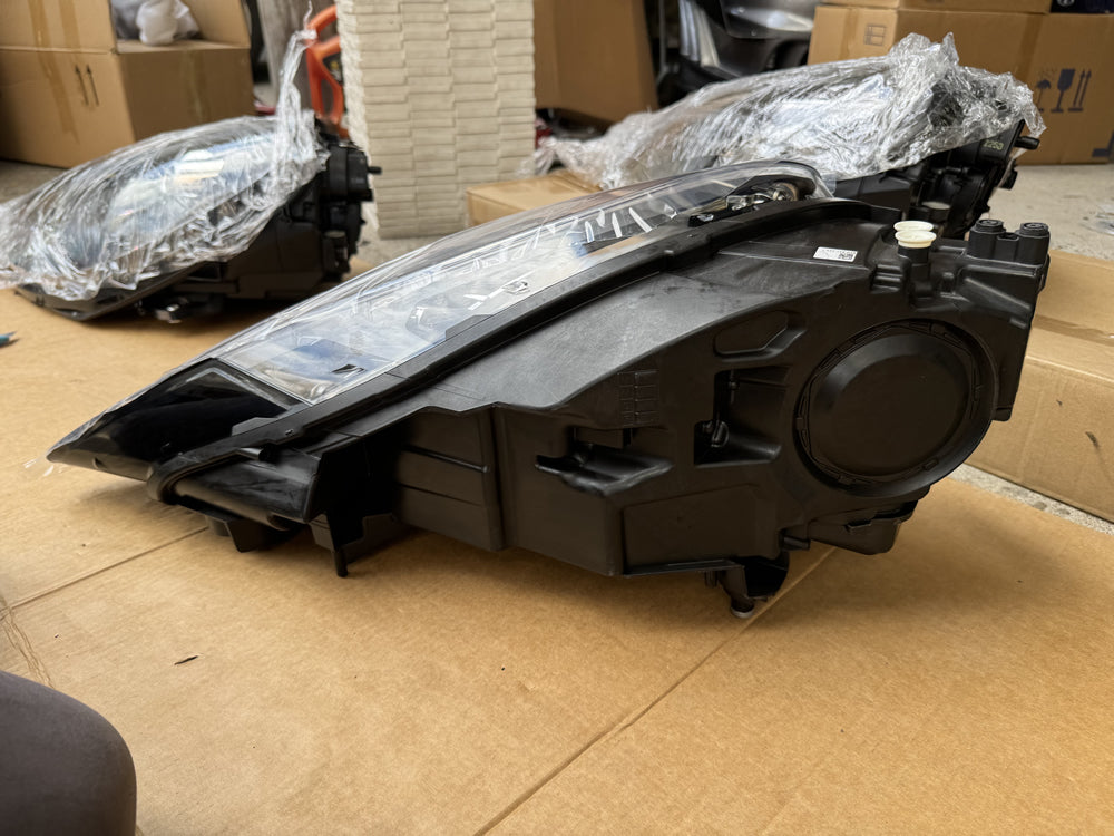 Genuine Porsche Cayenne head light (Right) - 9Y0941034T