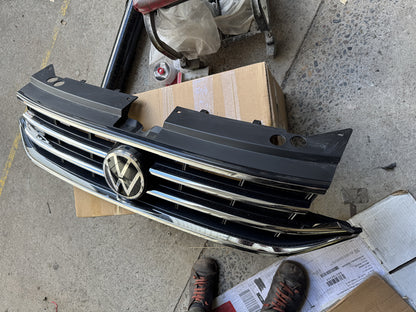 Genuine R-LINE FRONT Grill - VW TIGUEN 5N (2021 Up)