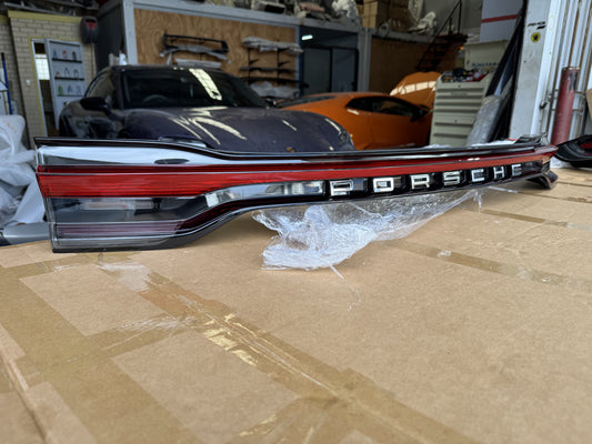 Genuine Porche Macan tail light (tailgate)- Macan 95B 95B945208