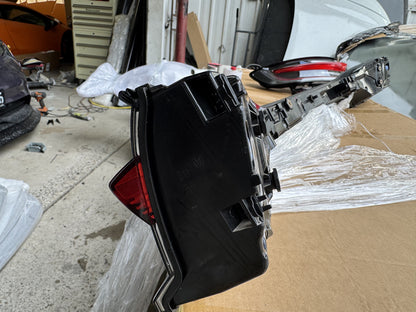 Genuine Porche Macan tail light (tailgate)- Macan 95B 95B945208