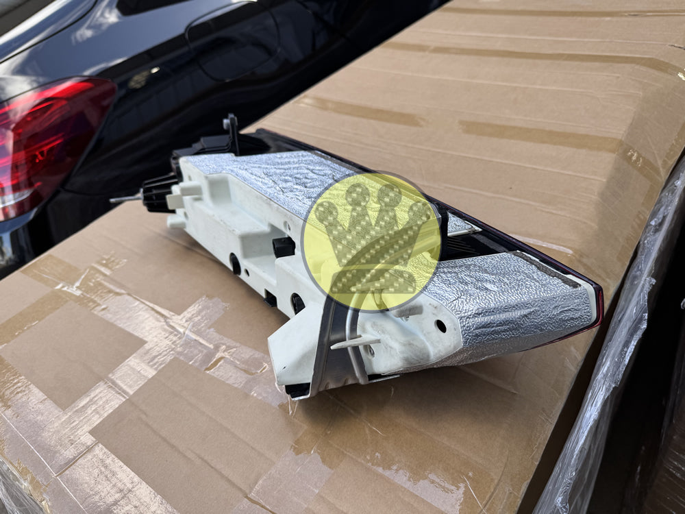 Genuine Audi Tail Light (Left hand side) - R8 4S 4s0945095b