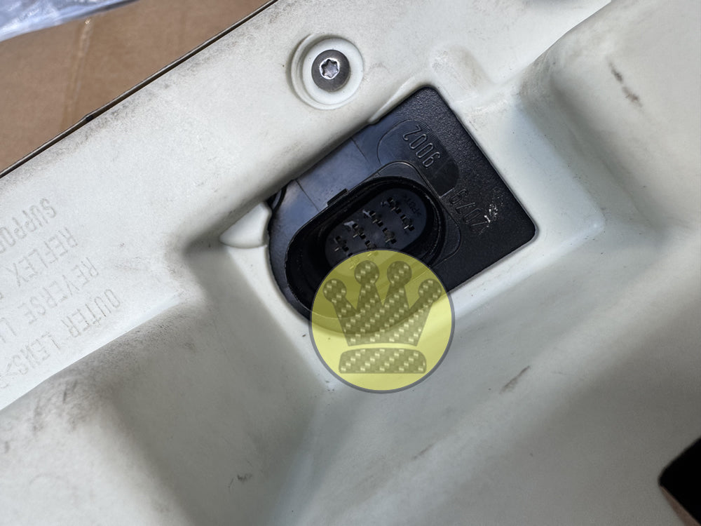 Genuine Audi Tail Light (Left hand side) - R8 4S 4s0945095b