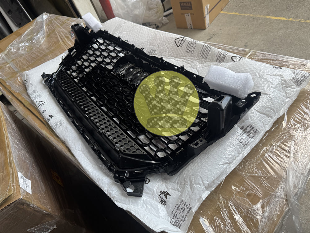 RSQ2 style front grill - GA Q2 (16-21)