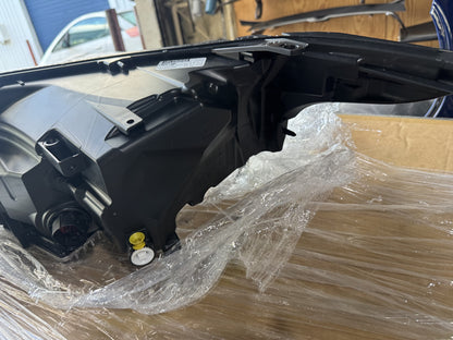 Genuine Head Light (Right hand side) - Facelifted Range Rover Sport L494 jk6213w029 LR133809