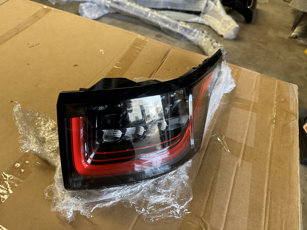 Genuine Tail light (Right hand side) - Facelifted Range Rover Sport L494 fr26620204