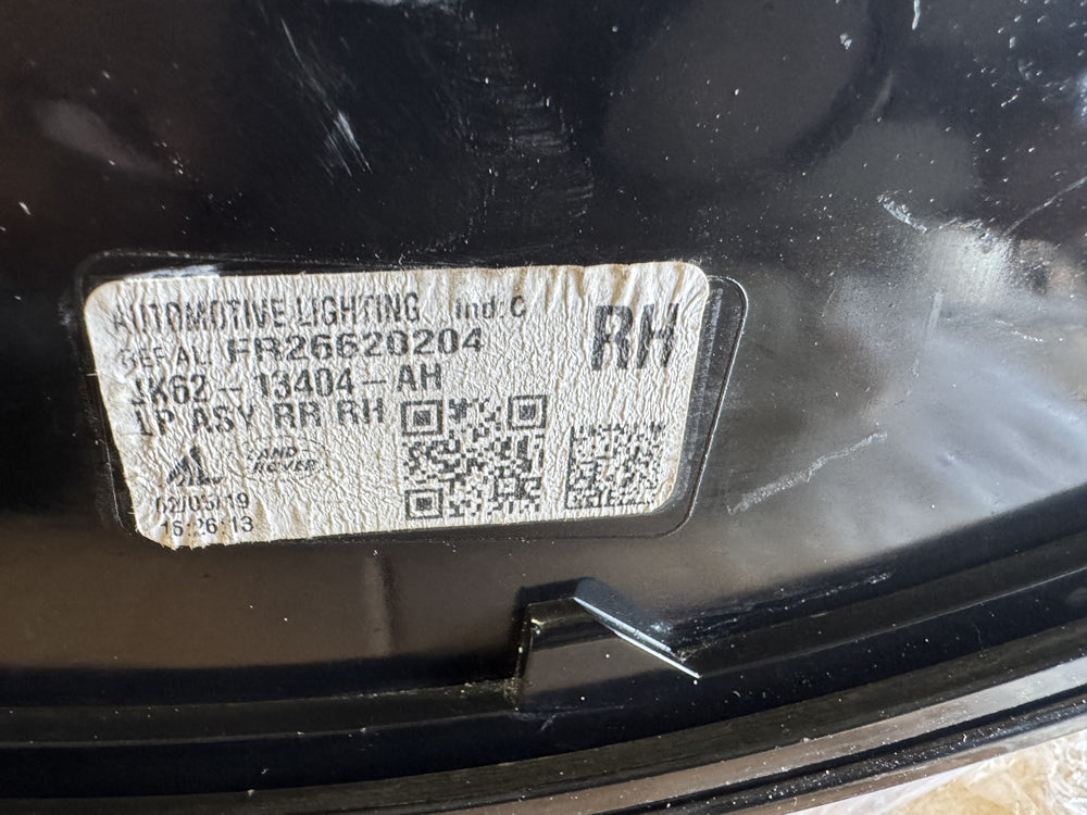 Genuine Tail light (Right hand side) - Facelifted Range Rover Sport L494 fr26620204