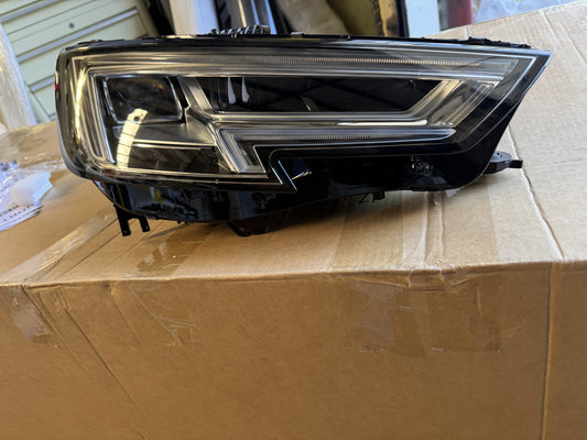 Genuine Audi A4 S4 RS4 LED Head Light (Right Hand Side) - A4 B9 8W0941034 LE14A6335