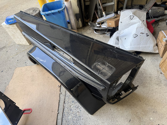 Genuine G63 Front Guard fender with flare (Right) - w463 G Class